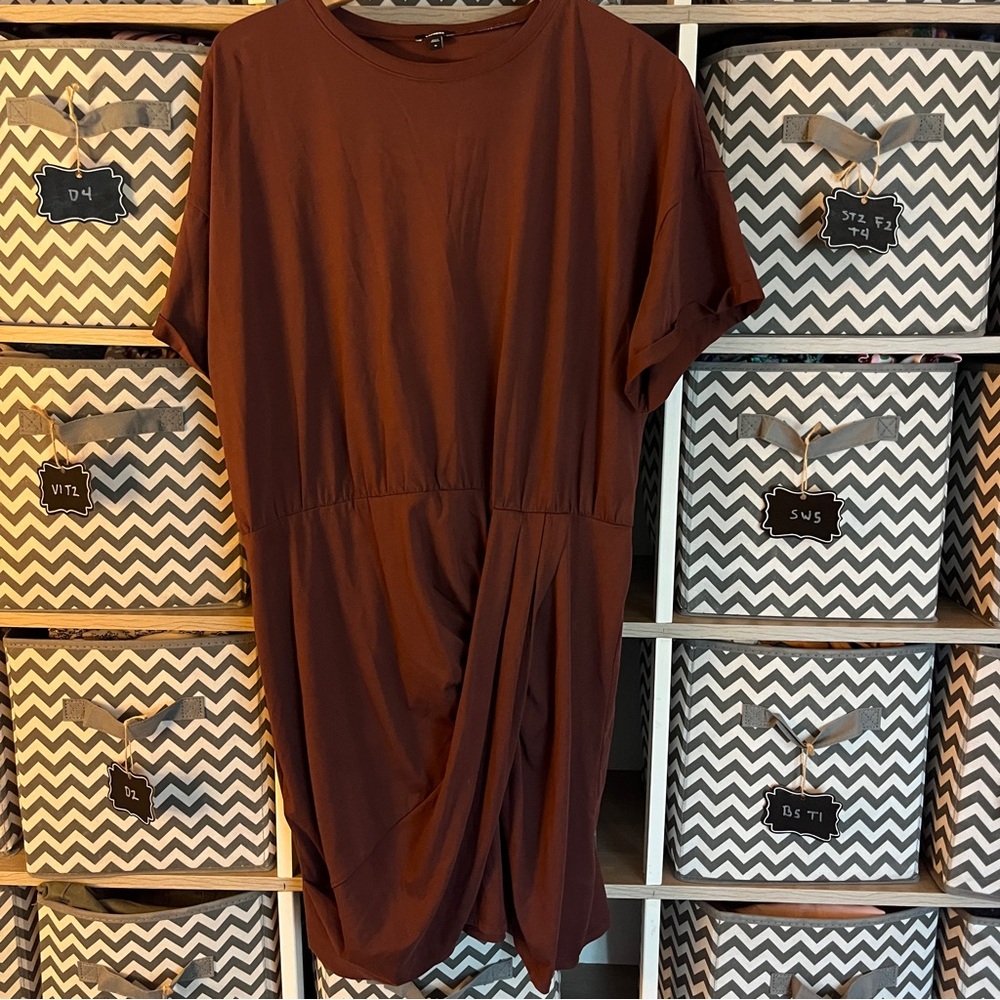 Express Stylish Dress - Picture 2 of 6